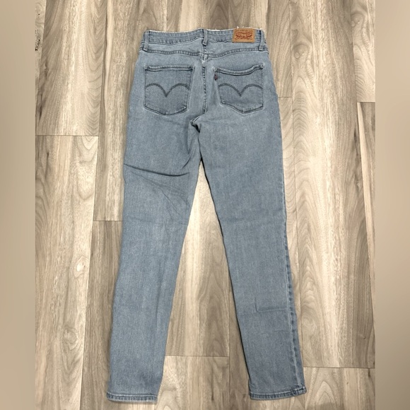 Levi’s High Rise Skinny - Picture 3 of 3